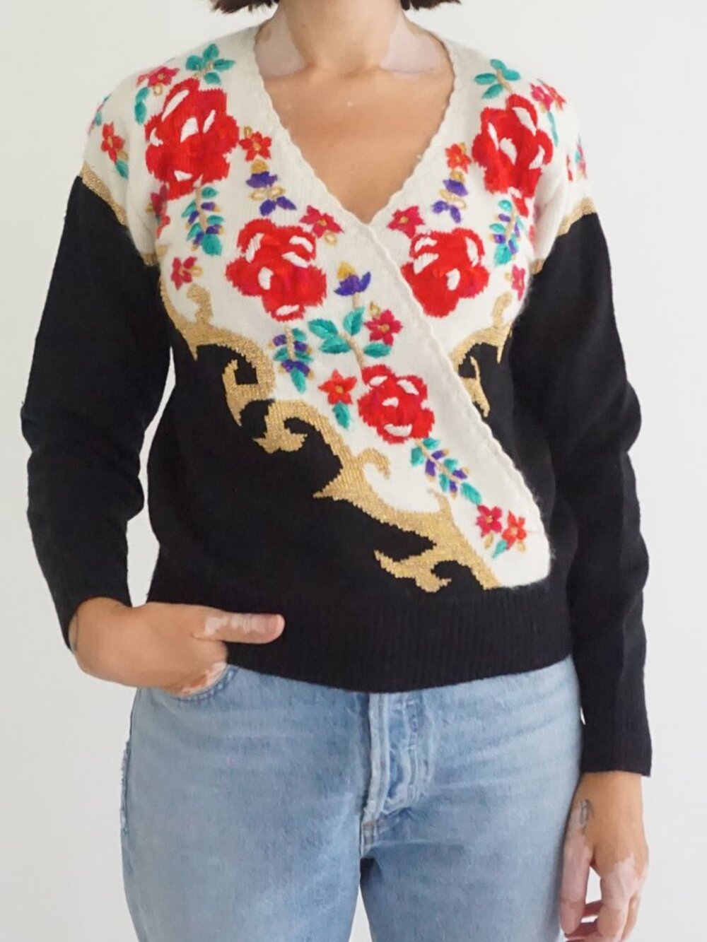 Vintage Jaclyn Smith Black Ivory Roses Floral Golden Scroll Christmas Sweater S